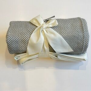 Project 62 Lightweight Throw Blanket  - NEW